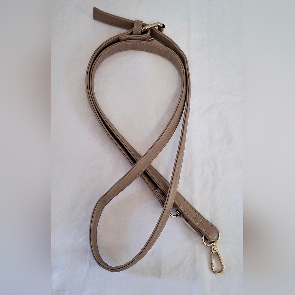 Elegant Tan Leather Strap